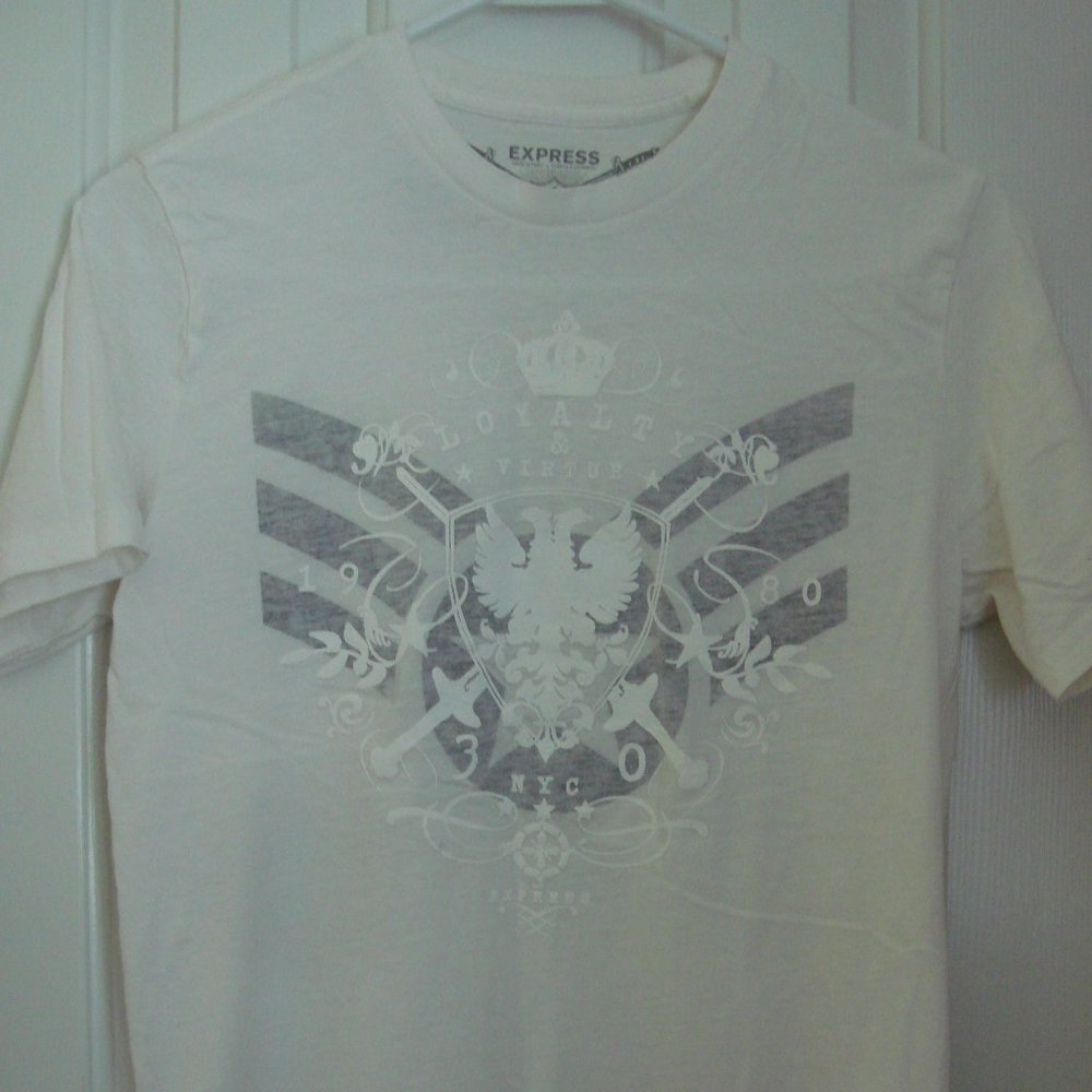 Express Graphic Tee